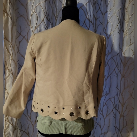 Roz & Ali Cream Jacket – Open-Front, Grommet Scalloped Hem, Size S - Picture 4 of 9